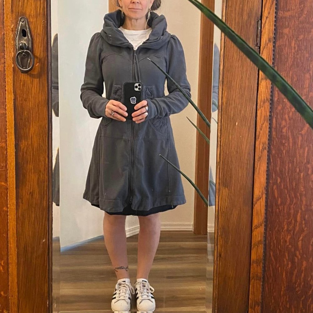 Prairie Underground Long Cloak Hoodie in Juniper, size medium